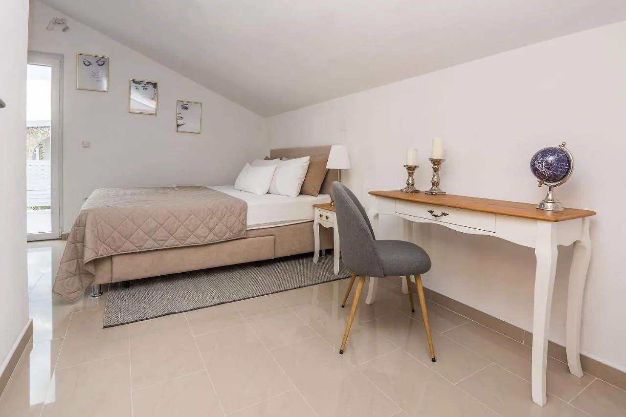 Apartments Kosic Vir