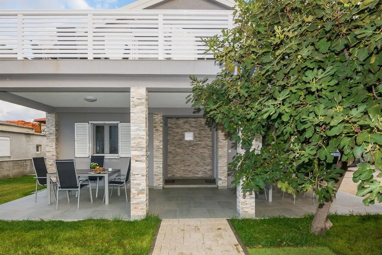 Apartments Kosic Vir