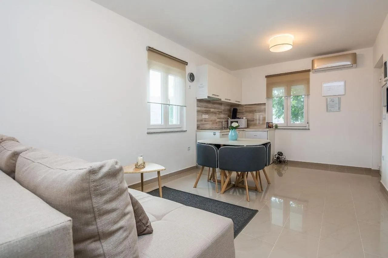 Apartments Kosic Vir